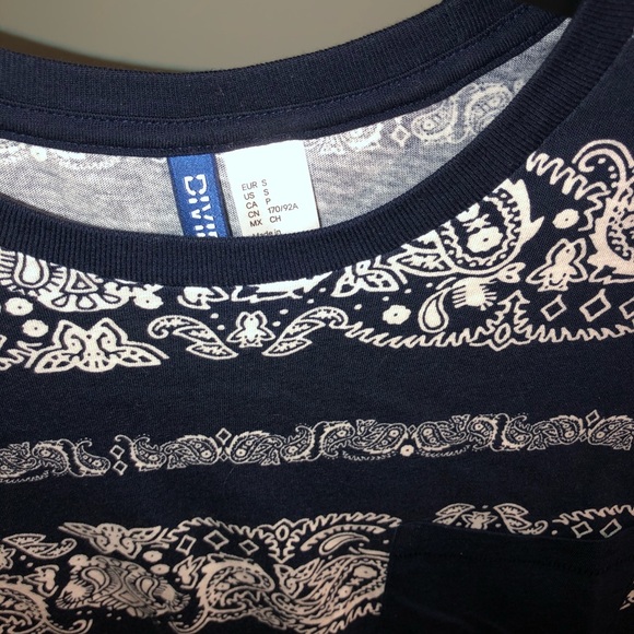 Navy Blue Paisley T shirt - Picture 2 of 3